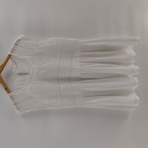 Izzy & Lola Dress Size Large White Eyelet Detail Flowy Sleeveless